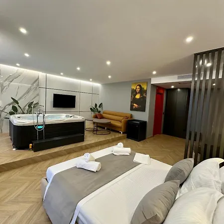 Beachfront Hot Tub Apartment Durres