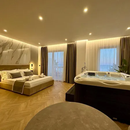 Beachfront Hot Tub Durres